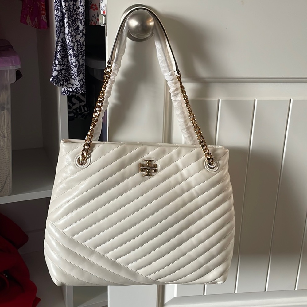 NWT Tory Burch Kira Chevron tote. New ivory.